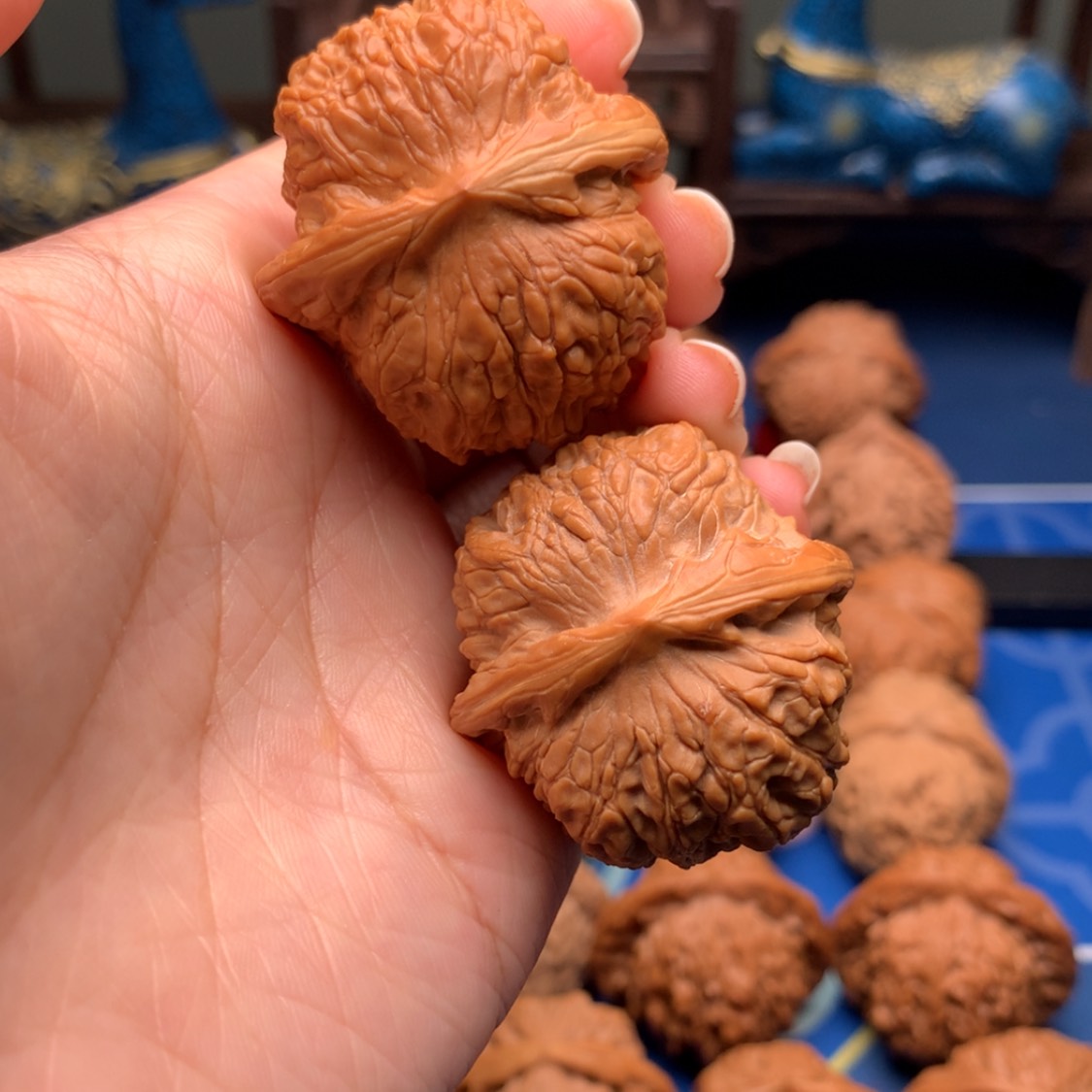 【闪购商品】文玩核桃吊坠人****味血麒麟35尺