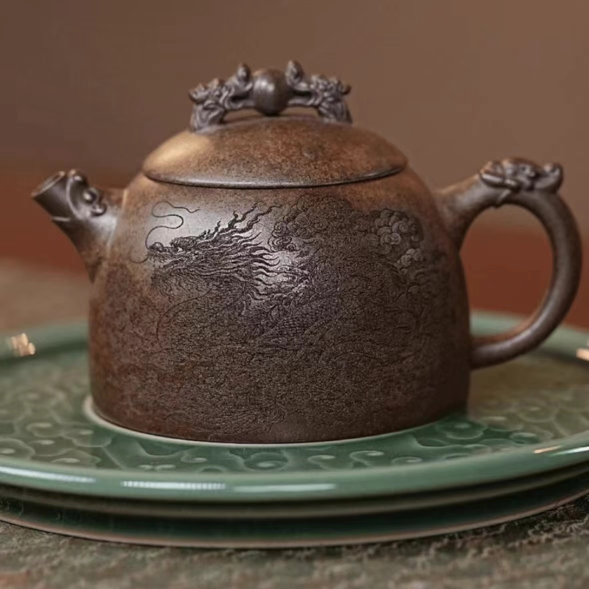 宜兴紫砂茶具 原矿龙背青泥料柴烧刻绘龙秦权紫砂壶