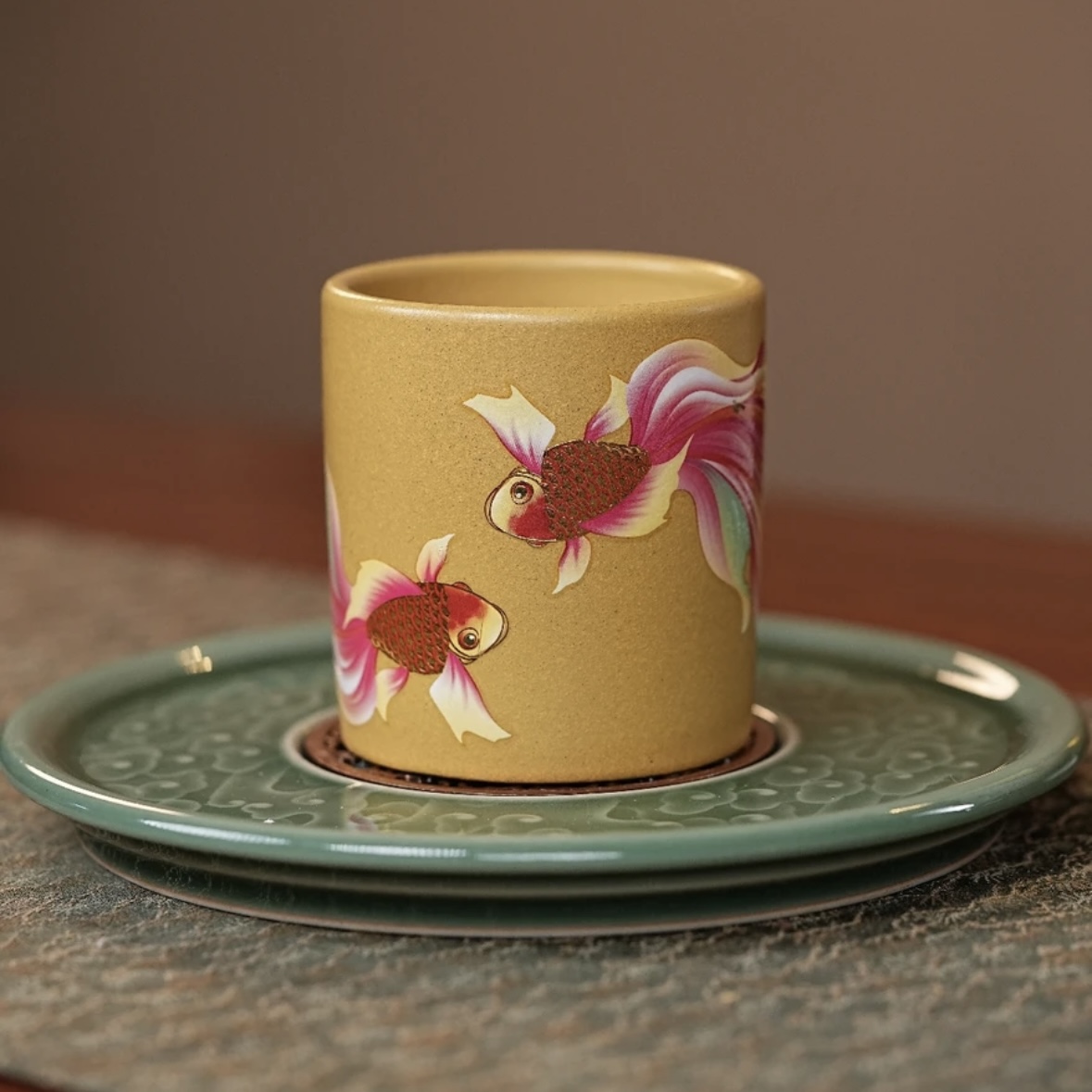 014LY宜兴原矿段泥手绘珐琅彩双鱼主人杯紫砂