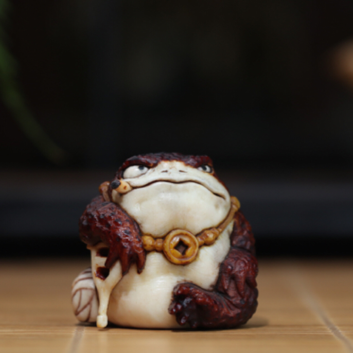 蛤蟆大佬 鹿角雕刻 方颜作品 纯手工 手把件 摆件