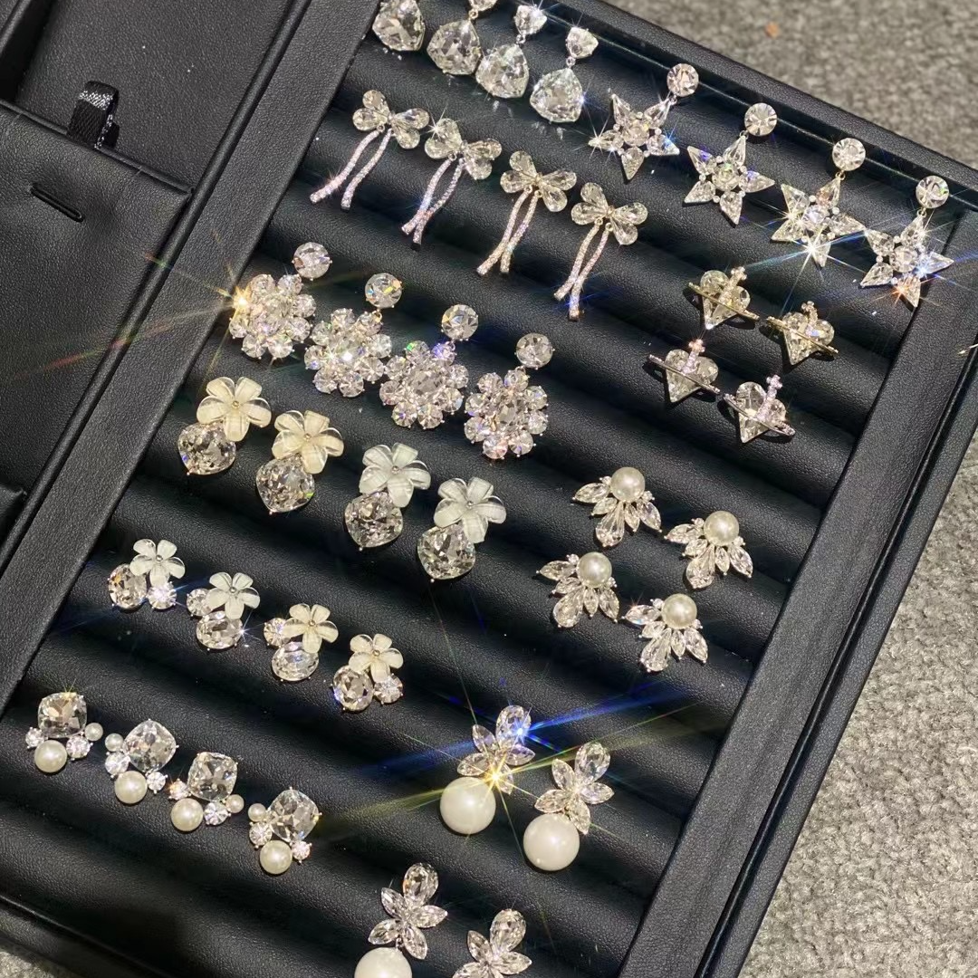 铜合金锆石耳饰 铜合金合成锆石耳饰 轻奢时尚耳环  对应价格拍