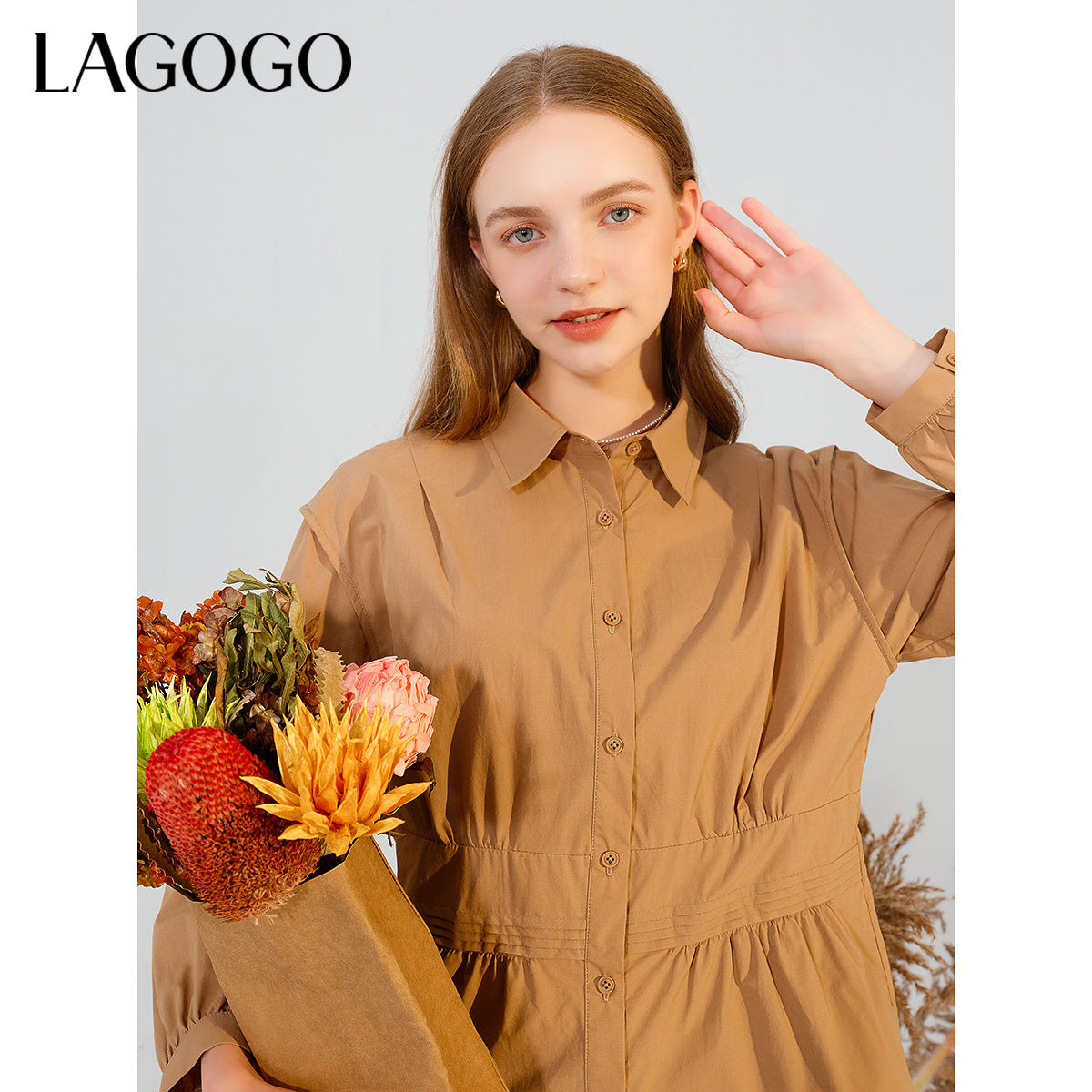 lagogo拉谷谷新款经典翻领舒适衬衫女MCCC439Q14