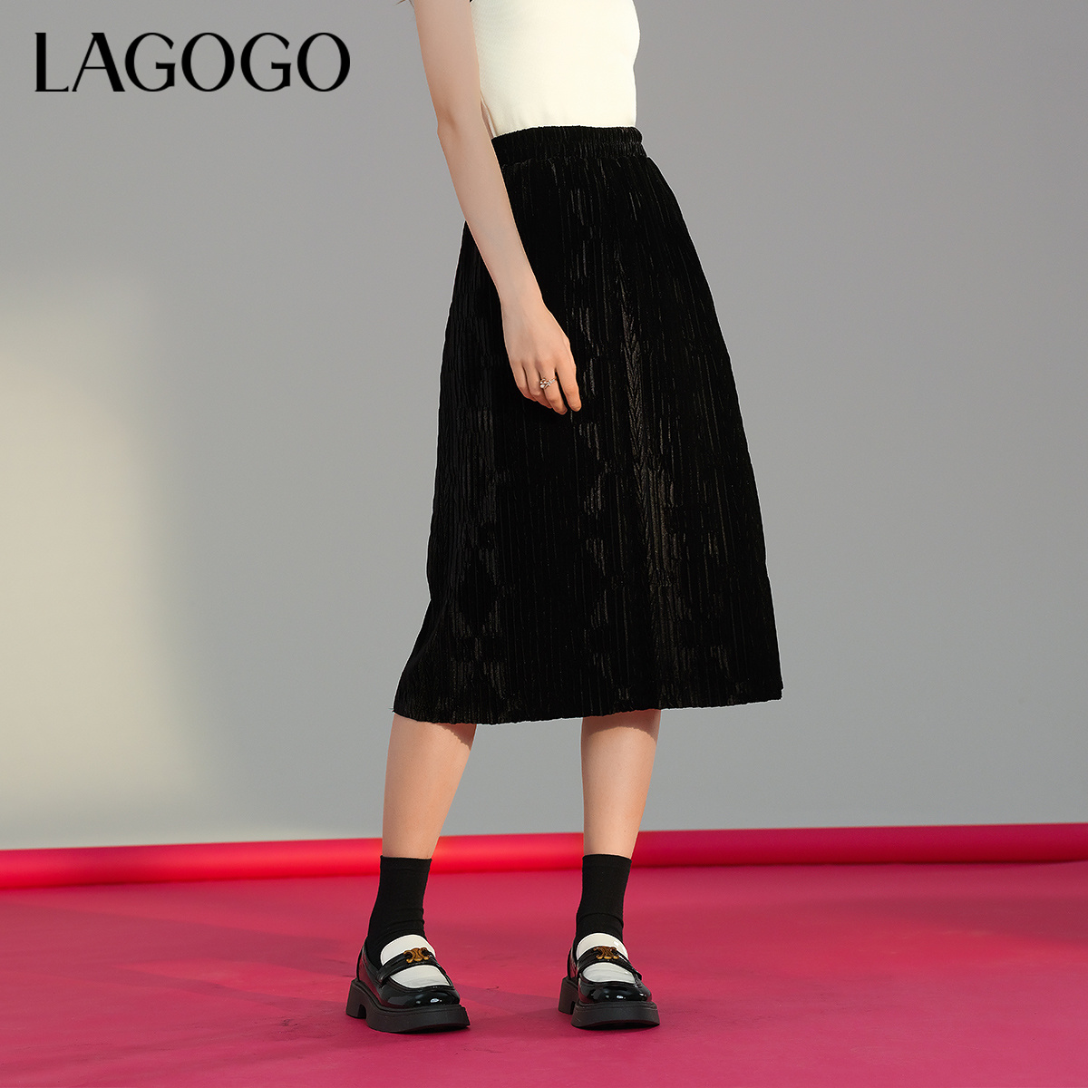 lagogo拉谷谷新款高腰弹力丝绒百搭小黑裙女NABB331A81百褶裙子