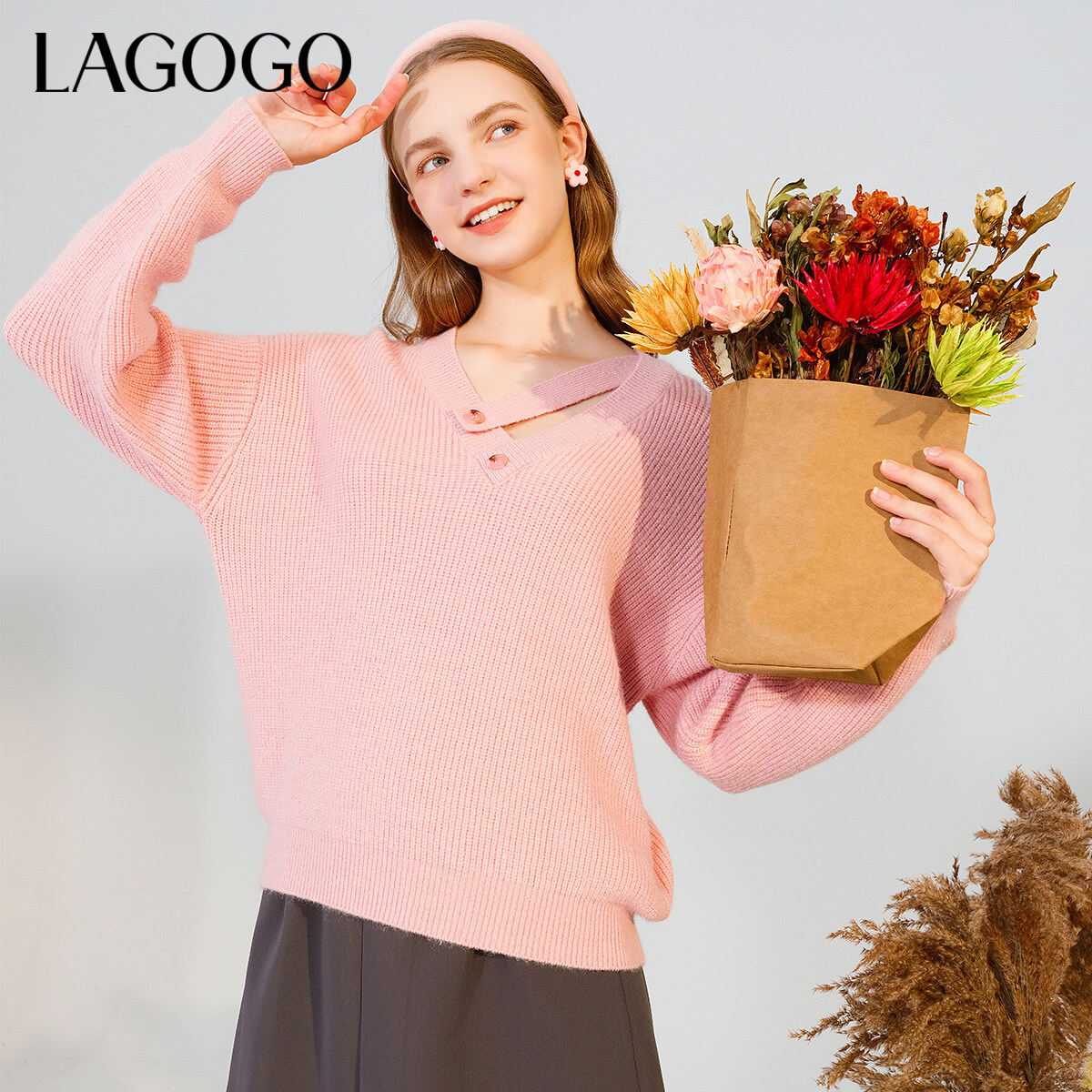 Lagogo新款气质V领系带亮丝针织衫女MCMM43XA35