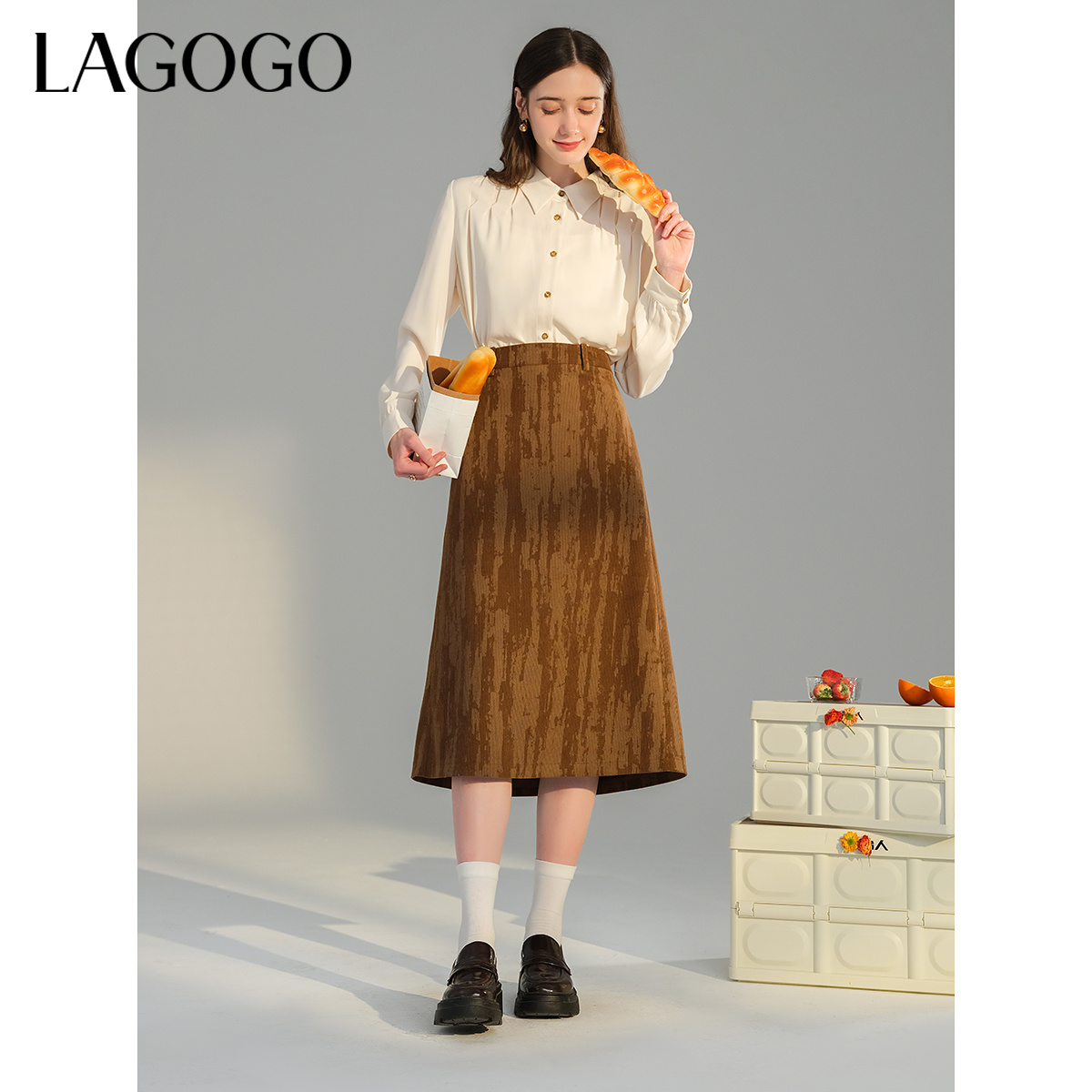 lagogo拉谷谷年新款复古肌理感开叉灯芯绒半裙女NABB331A83