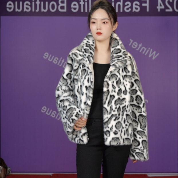 0182妈妈秋冬新款高贵外套中老年女士冬装时尚豹纹