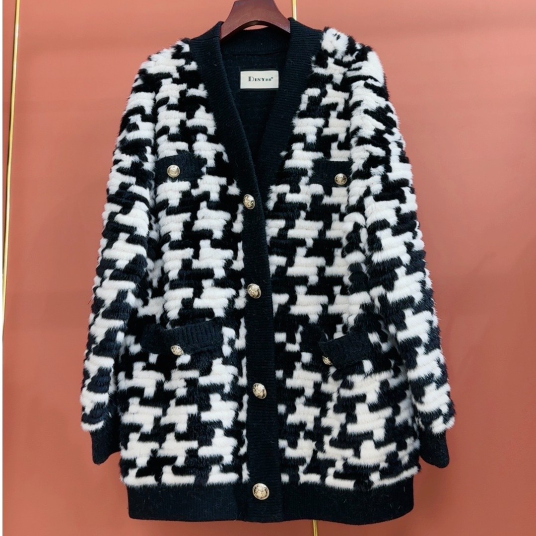 长76胸围106 进口天鹅绒底绒厚实 毛毛顺滑千鸟格 上身时尚工艺款