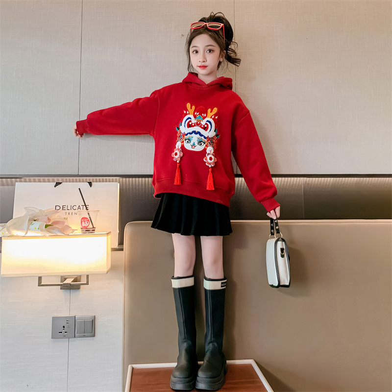 女童加绒卫衣秋冬款2024新款洋气儿童冬装加厚连帽虎年拜年服上衣