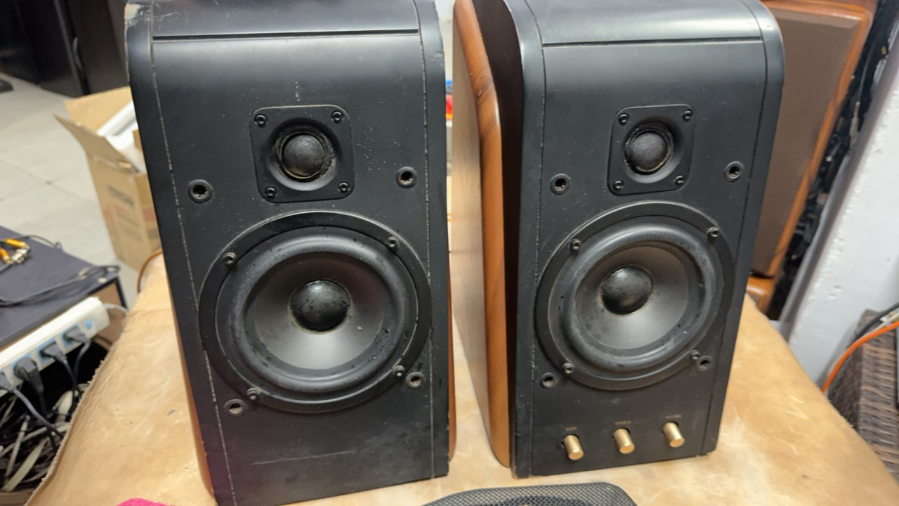 9新  惠威m200mk2代音箱（不支持7天无理由退货）高音坏