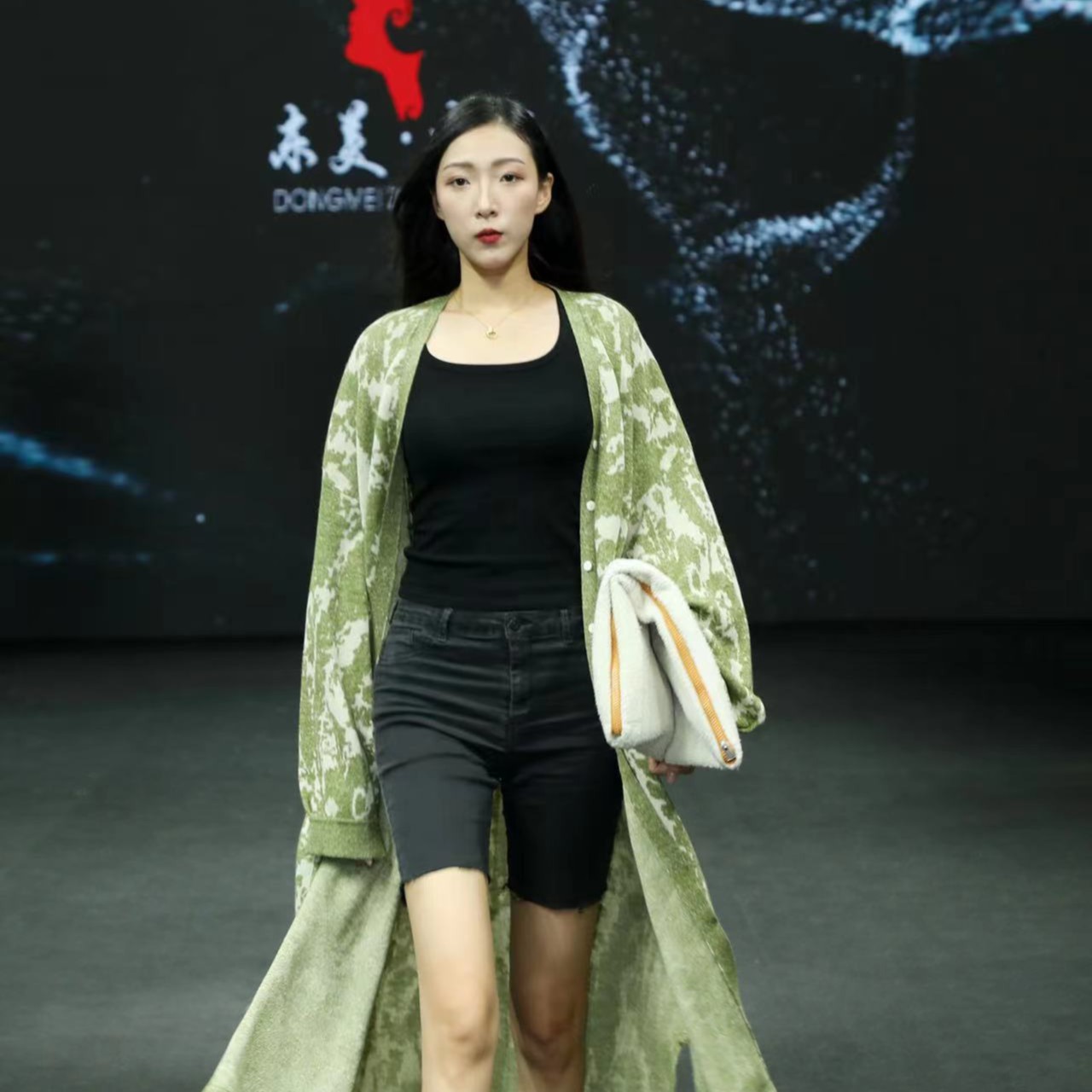 东美中尚原创设计新品本真系列流苏丝羊绒长针织开衫飘逸感大外套