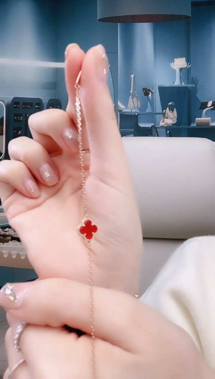【闪购商品】玛瑙/玉髓手链18K金镶嵌18金红单花10MM手链