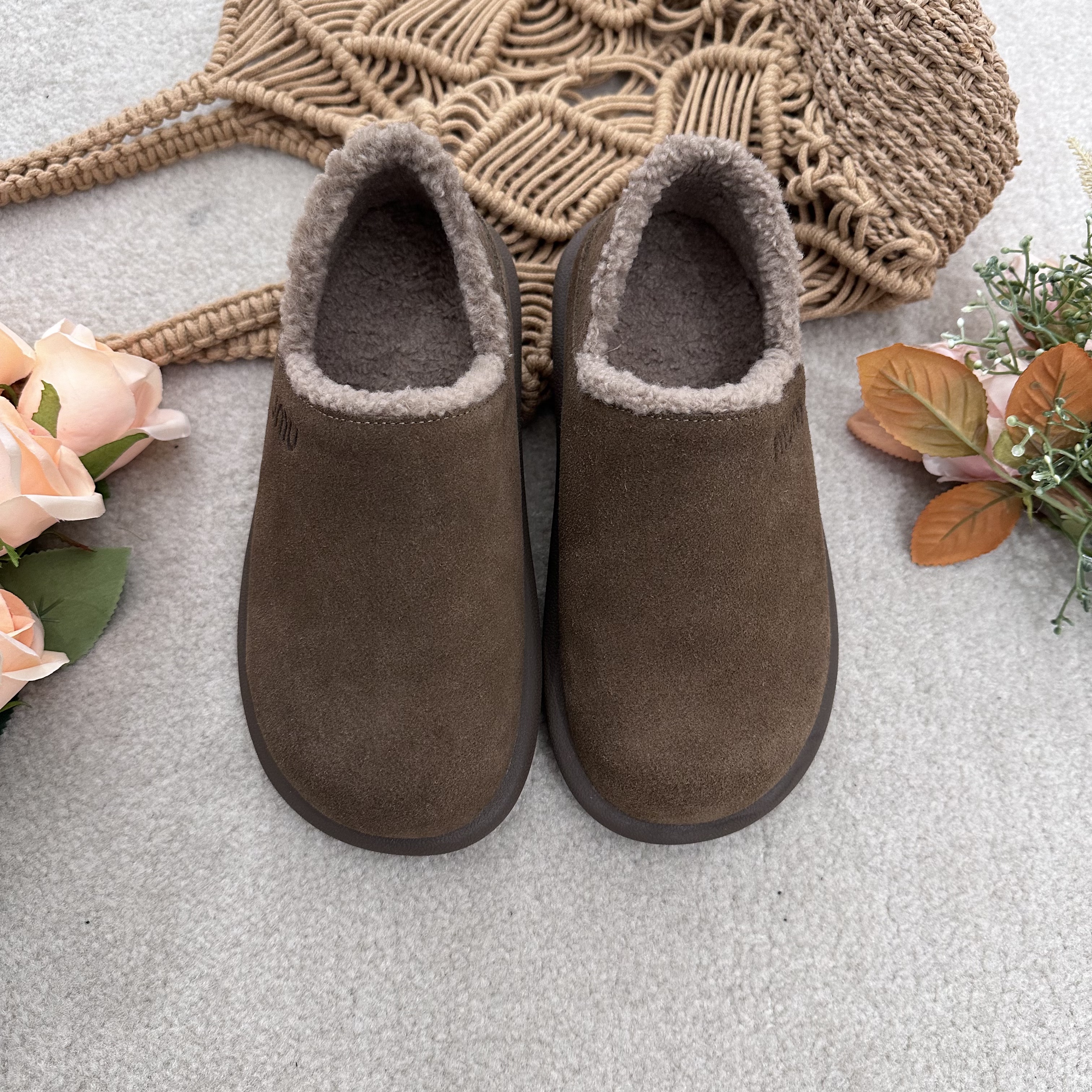 【萍姐推荐】2025冬季新品时尚休闲百搭加绒加厚平底圆头勃肯鞋女