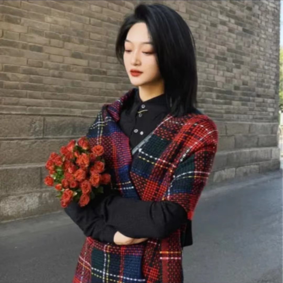 【冬日暖阳】哥弟专柜正品羊毛小香围巾1800014-7K14435-009