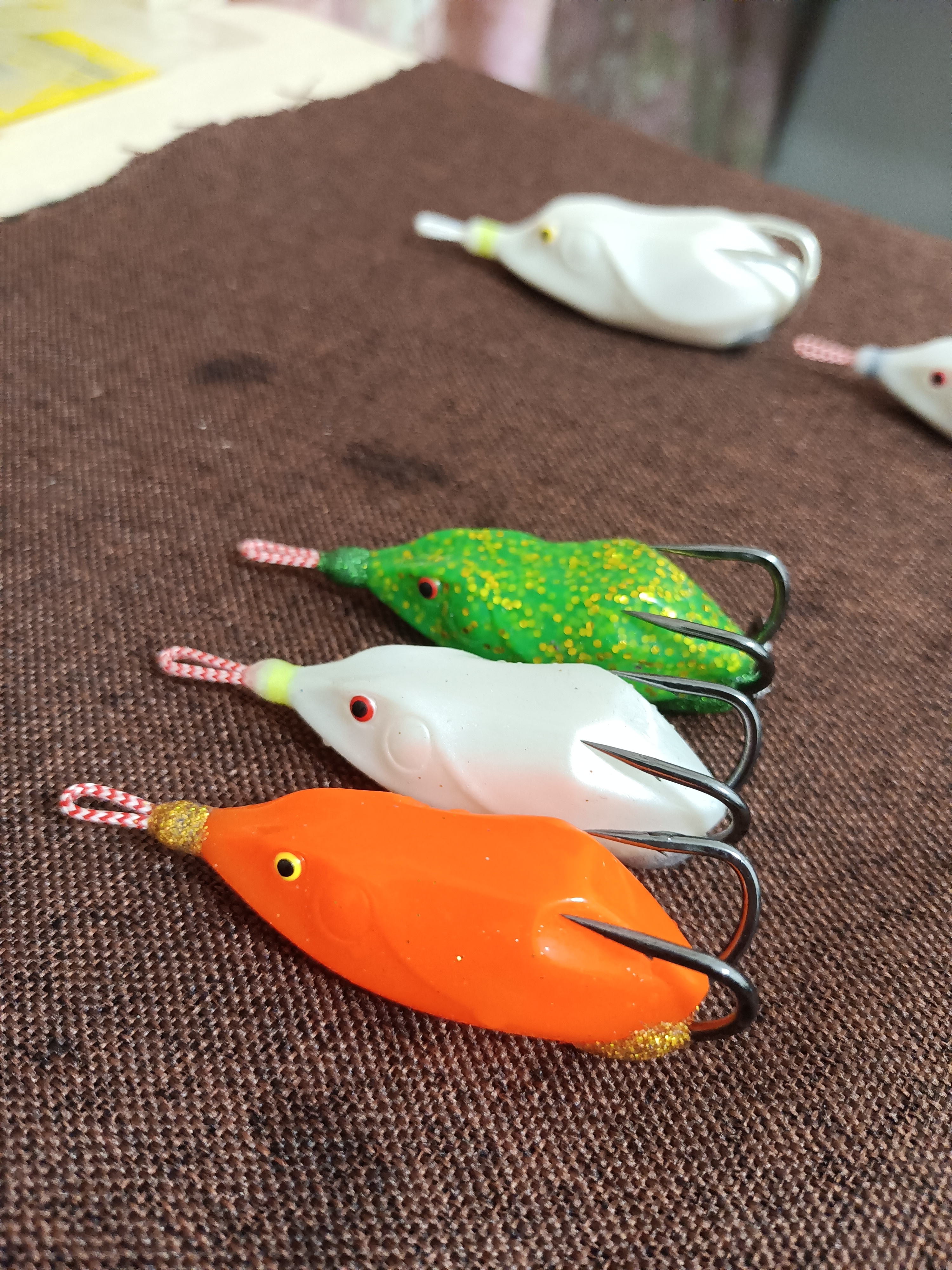 雷钓客小三角龙12克pvc蛙皮  钩铅一体