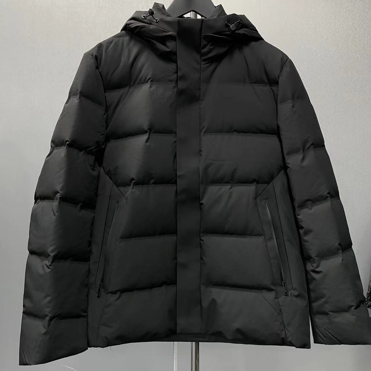 YR246九男士黑色净版连帽夹克简约百搭棉服