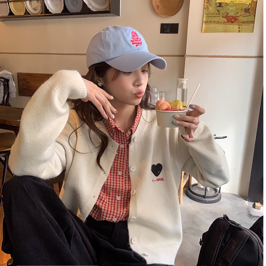 春秋洋气小众设计感减龄爱心刺绣针织开衫外套女2024新款毛衣