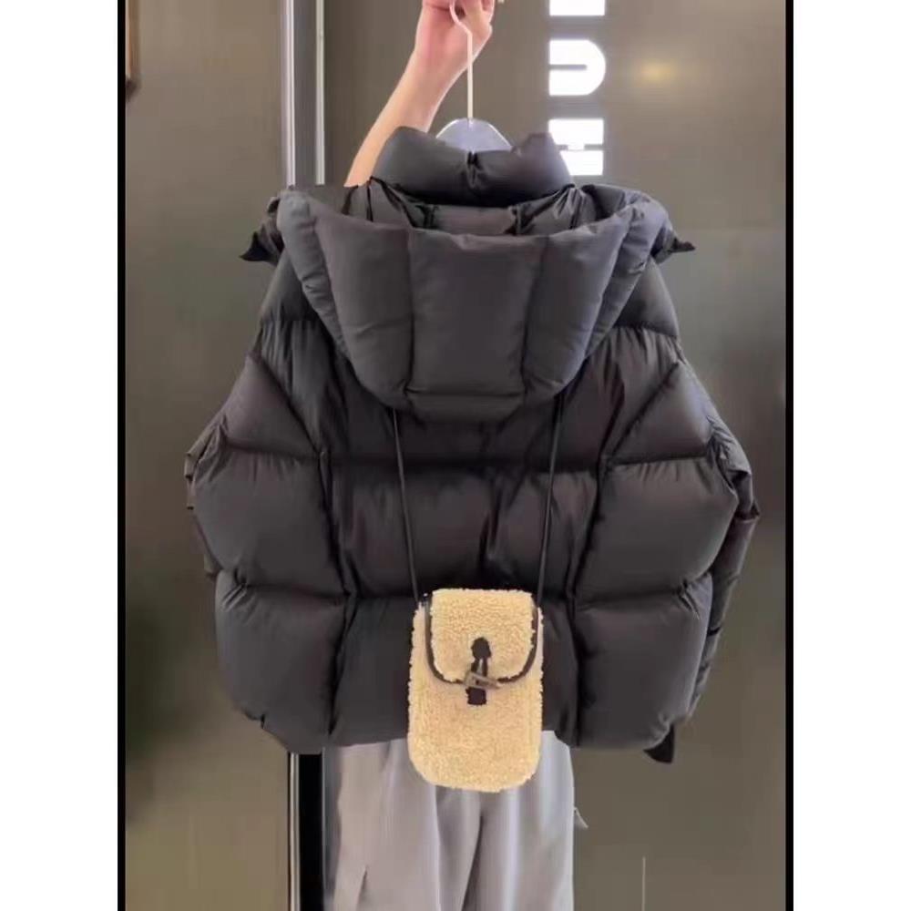 波司登羽绒服女款2023年新款冬季女短款连帽奶呼呼白鸭绒时尚小个