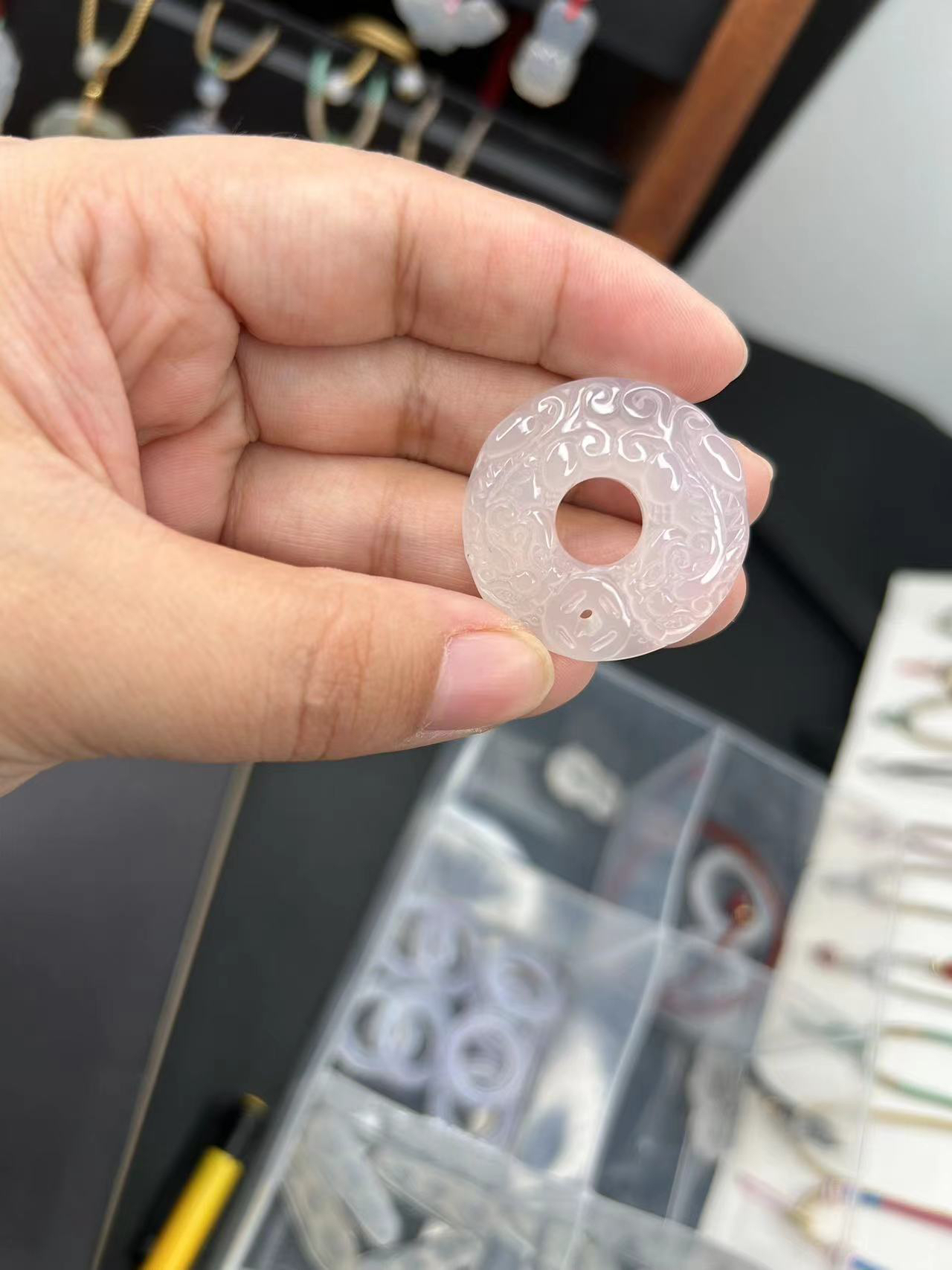 天然玛瑙 貔貅扣吊坠 多样性发货拍一发一（送绳子）