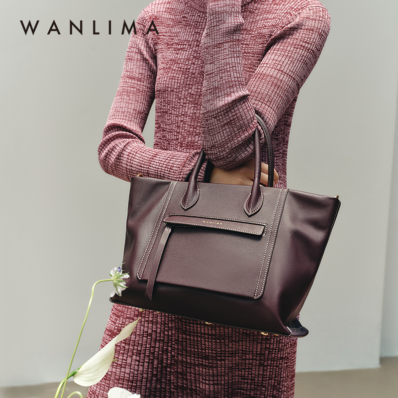 万里马新款通勤翅膀包蝙蝠包女士牛皮手提单肩大容量托特包