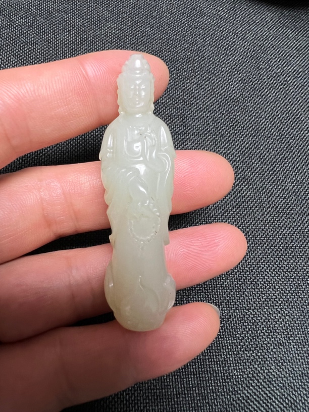 和田玉观音，雕工精细，高5.45，重20克