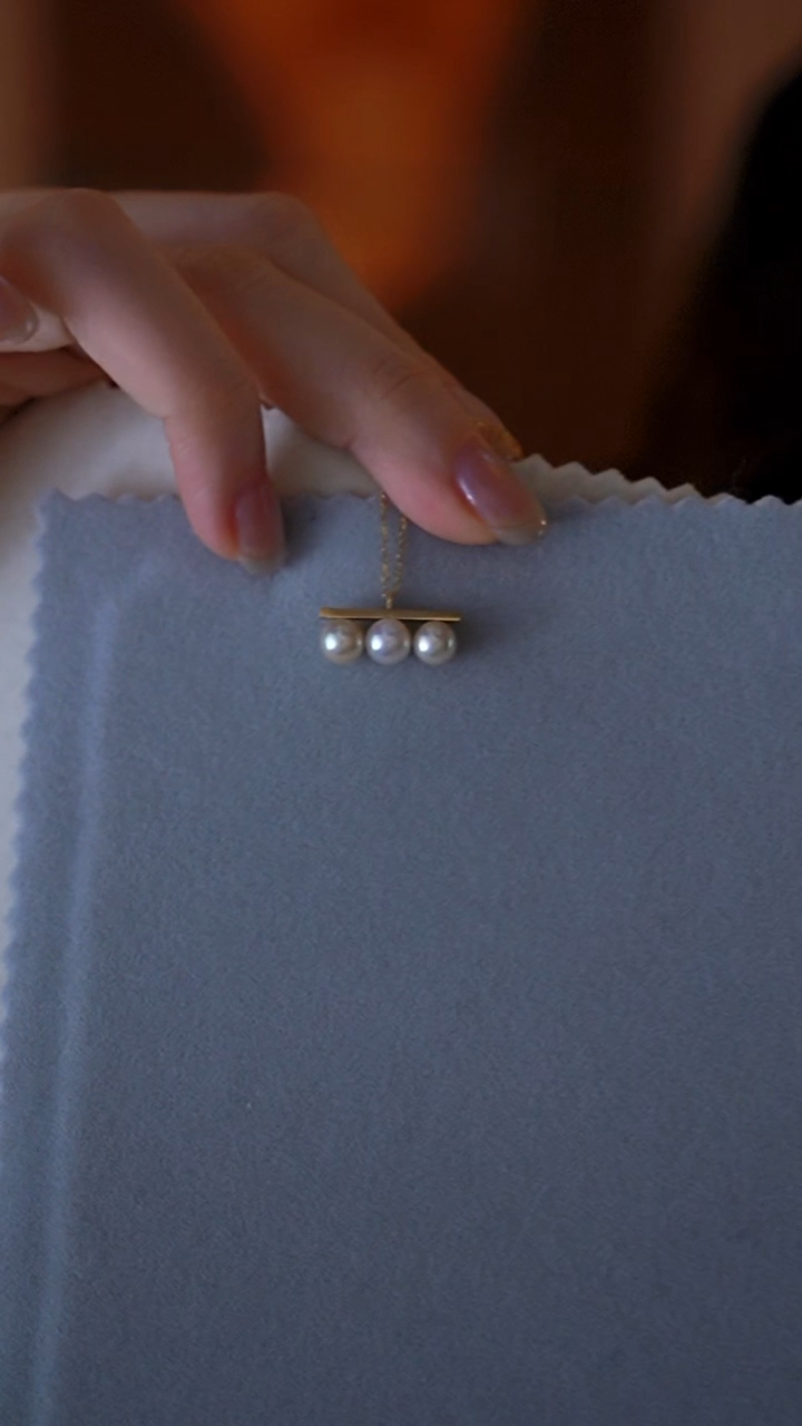 【闪购商品】海水珍珠颈饰18K金镶嵌平衡木项链