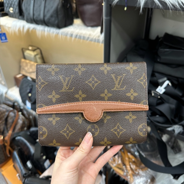 95新 LouisVuitton/路易威登 lv中古红皮信封包钱包