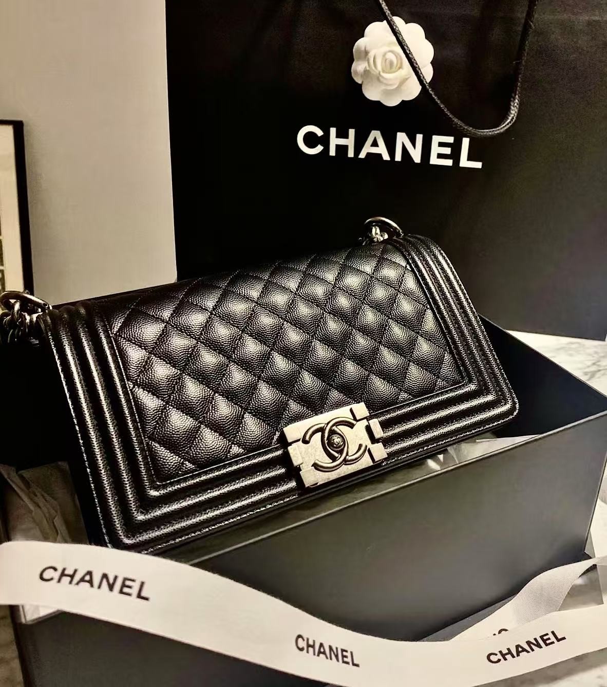 99新 Chanel/香奈儿 22/黑银中号荔枝leboy/单肩斜挎包/