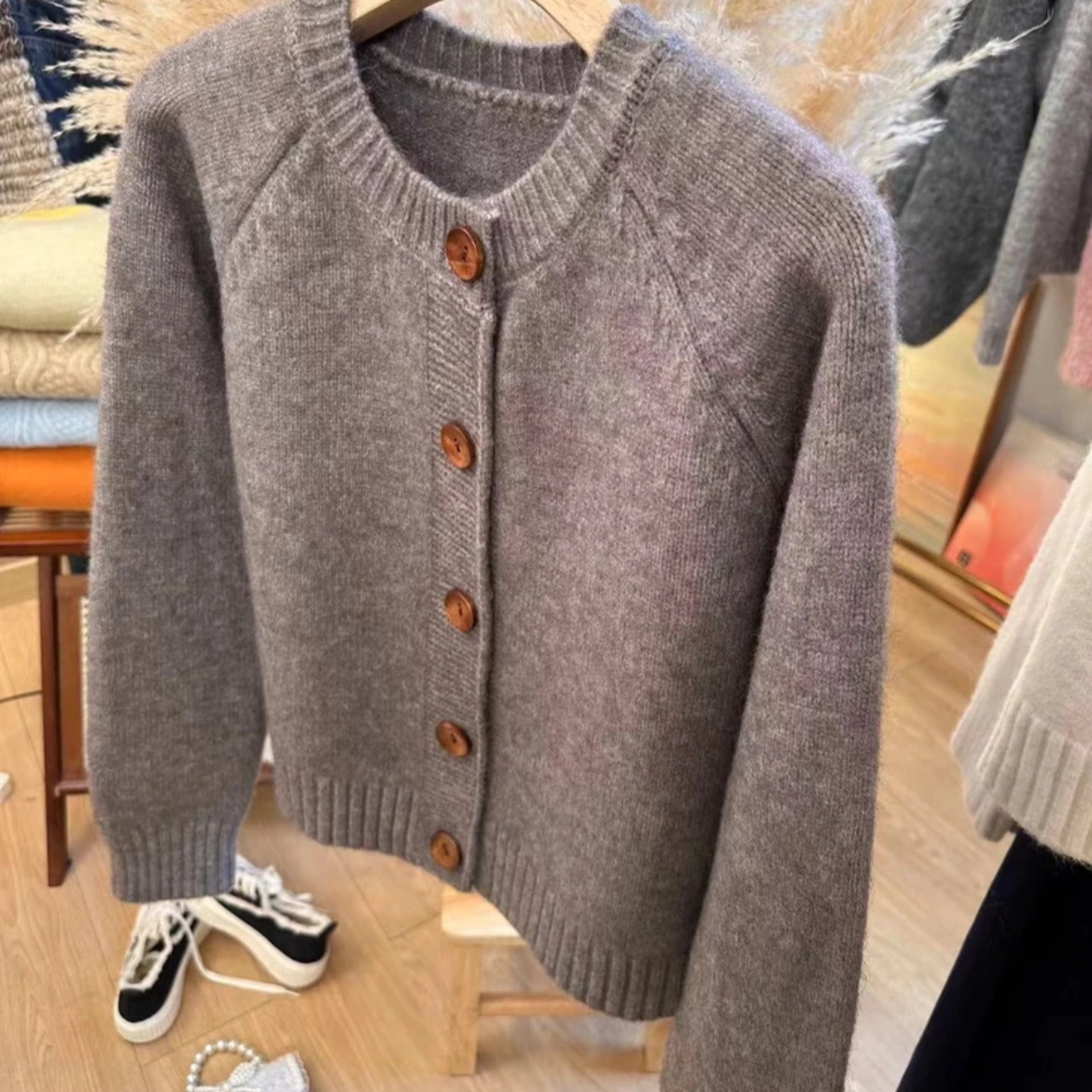 新款软糯高级感针织衫开衫毛衣