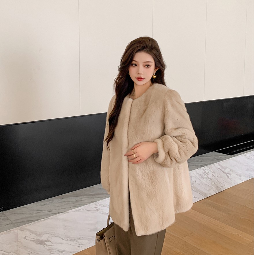 汪大喜圆领灯笼袖进口水貂气质风年轻款貂皮皮草外套女整貂