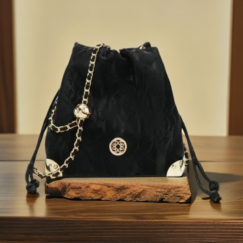 新款抽绳水桶包休闲单肩斜挎包（带挂件）24003黑色346