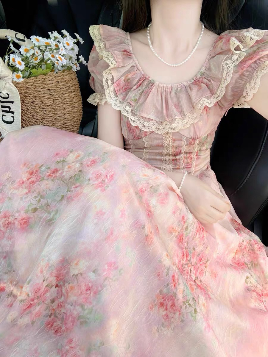 长款显瘦蕾丝公主连衣裙（非图片）