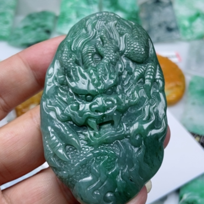【闪购商品】翡翠颈饰未镶嵌亿****?