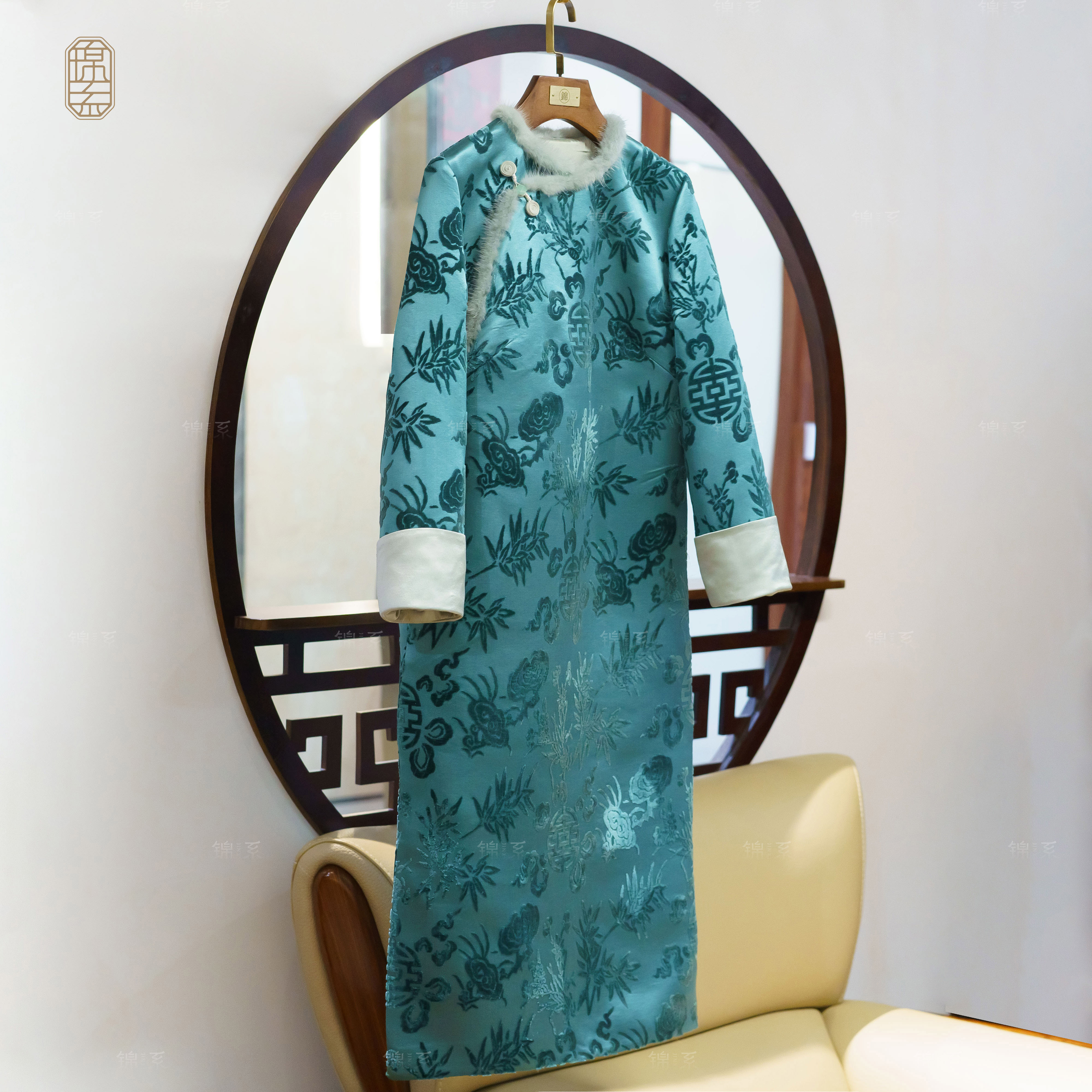 【锦·系】漳绒新中式桑蚕丝袖口撞色圆领斜襟长袖连衣裙L-382219