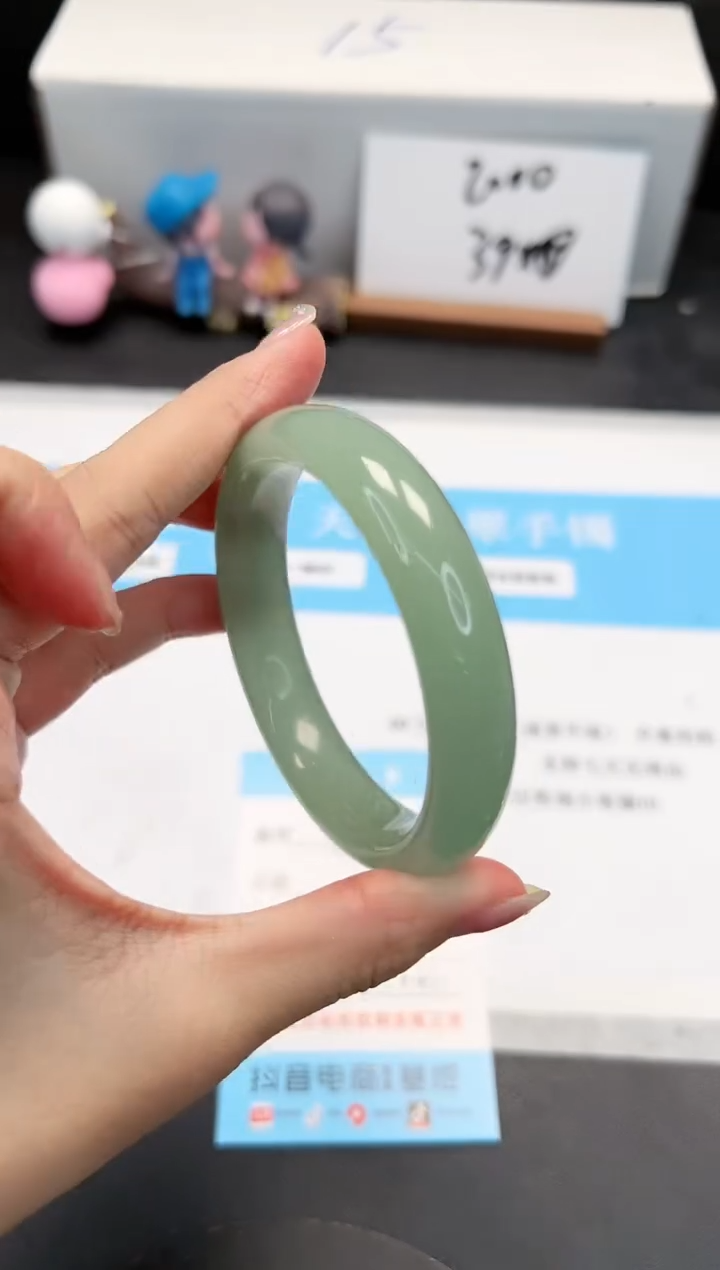 【闪购商品】石英质玉手镯未镶嵌A14-56.2