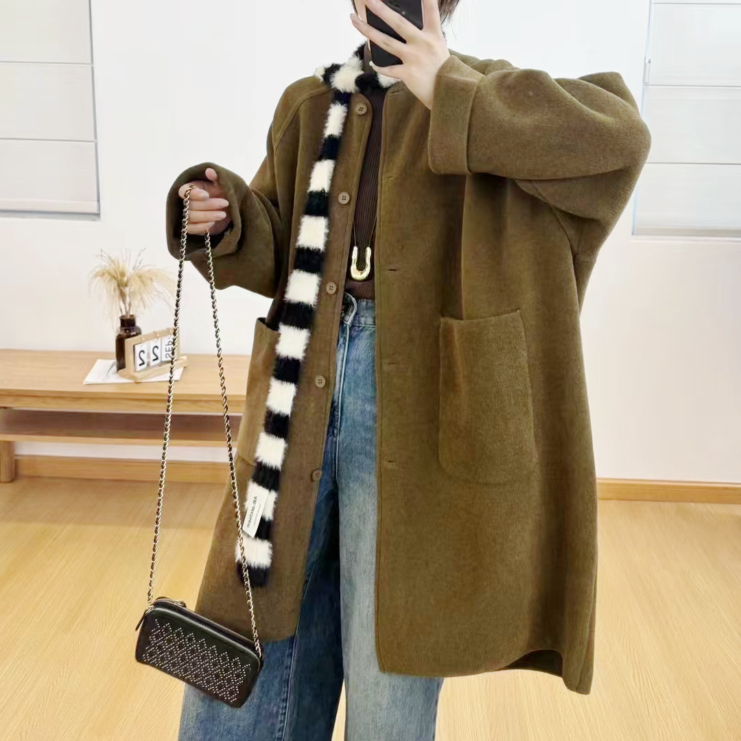 2025秋冬时尚气质休闲百搭蓝粒绒纯色圆领长款外套大衣女装大码