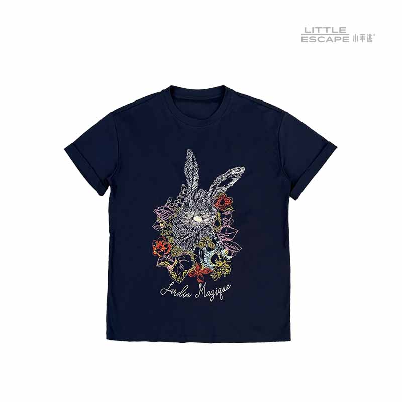 小乖逃D三色丝光棉小兔子绣花T恤藏蓝圆领夏季休闲纯棉潮流7091