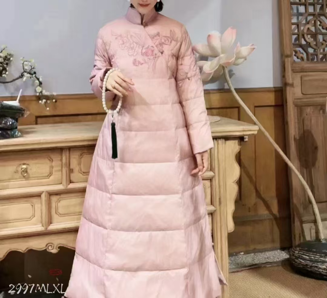 中式立领斜襟刺绣设计保暖羽服复古外套