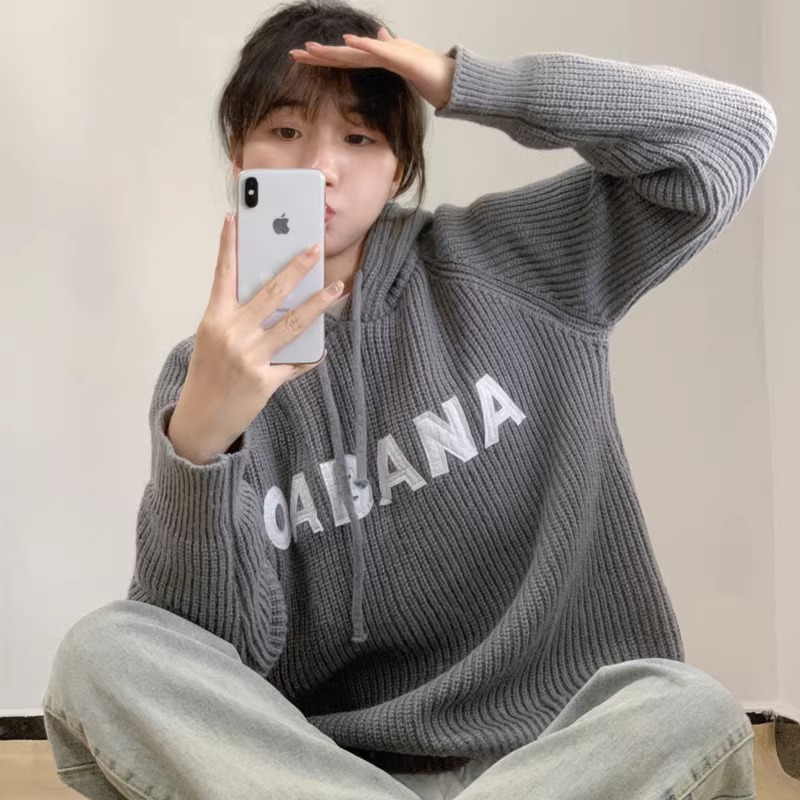 2023年秋冬新品宽松慵懒风卫衣女软糯套头字母连帽针织衫毛衣
