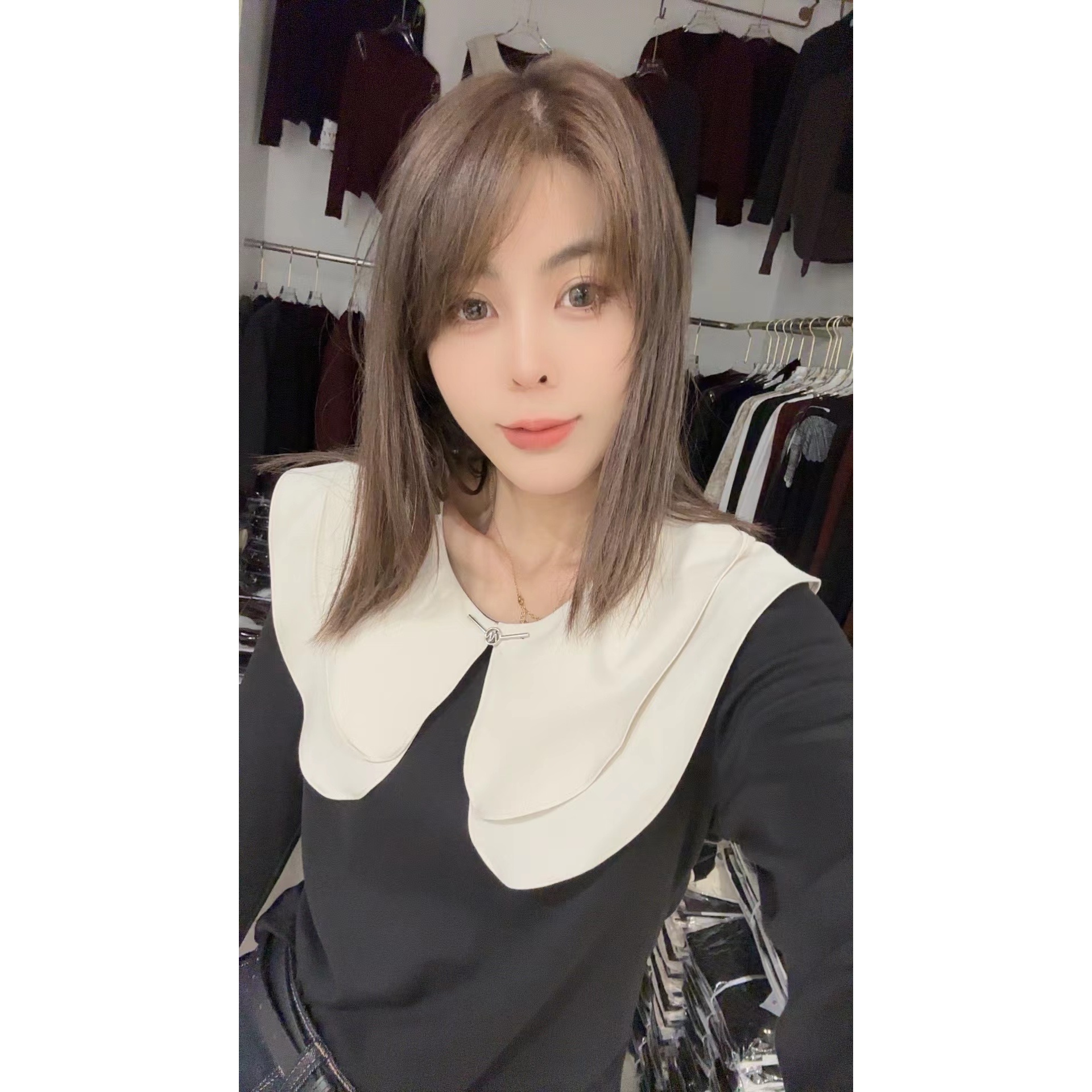 李园家2号店-9821-设计感撞色双层娃娃领小衫