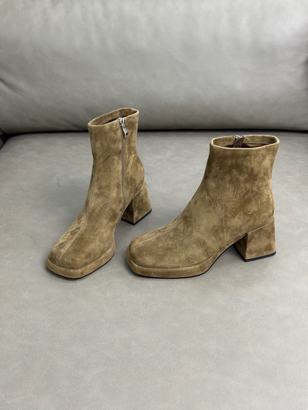 新款真皮百搭粗跟靴子短靴时尚秋冬女靴