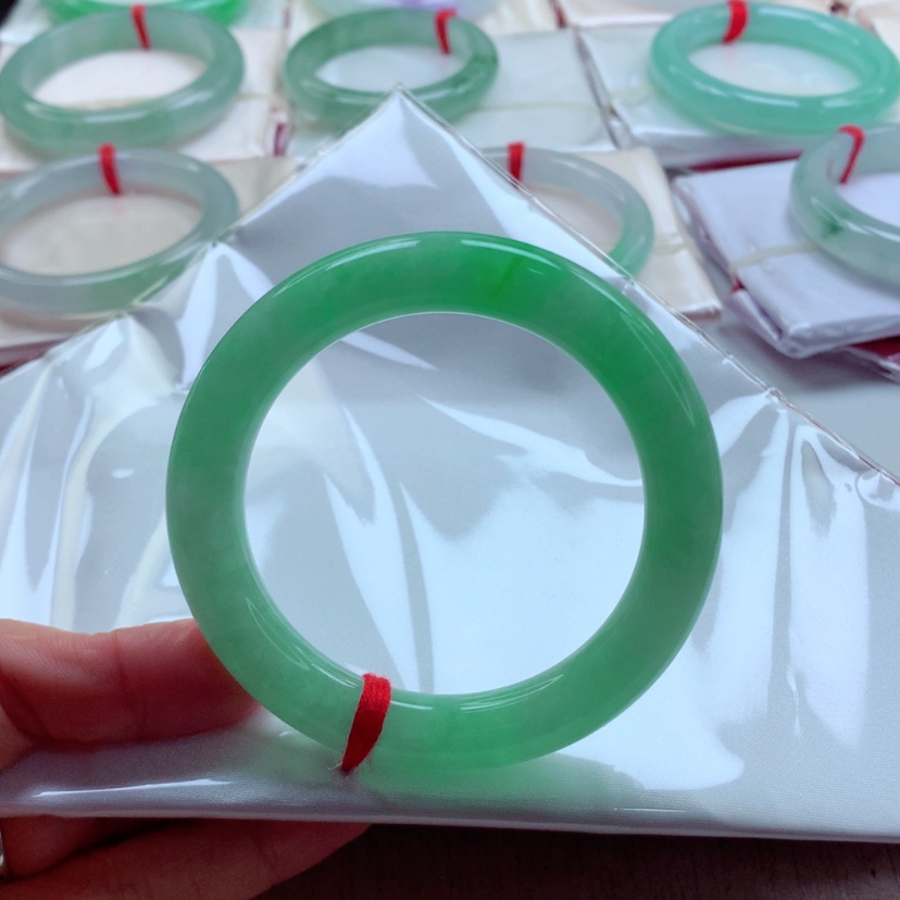 【闪购商品】翡翠手镯（圆镯）未镶嵌