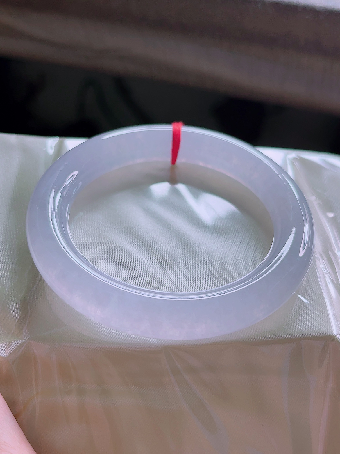 天然缅甸A货纯天然翡翠 正品女款时尚白月光55圈圆条手镯