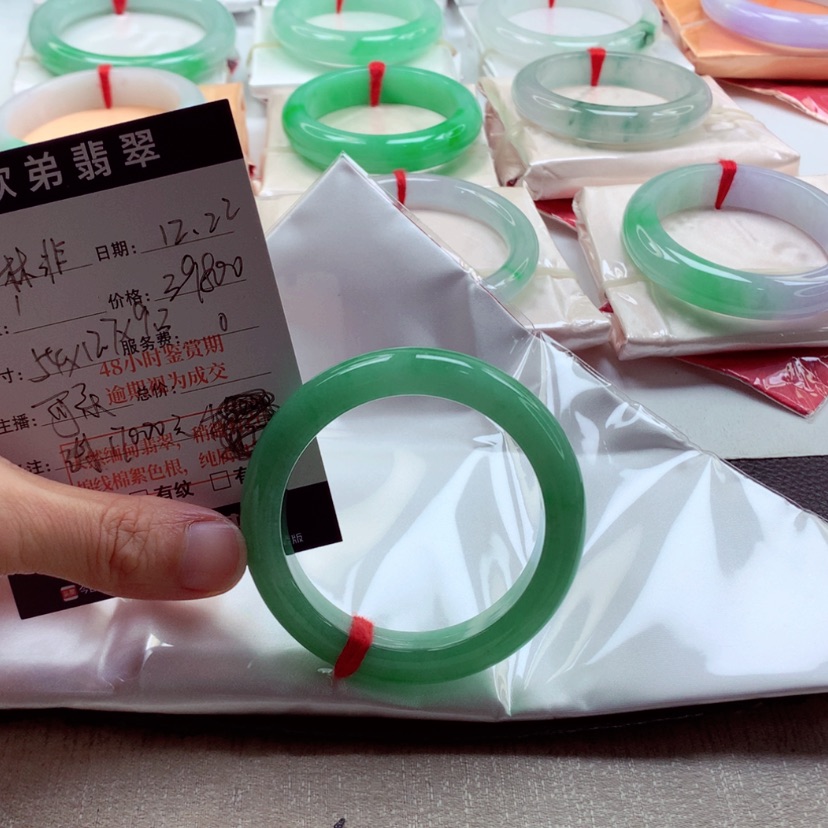 【闪购商品】翡翠手镯未镶嵌林*