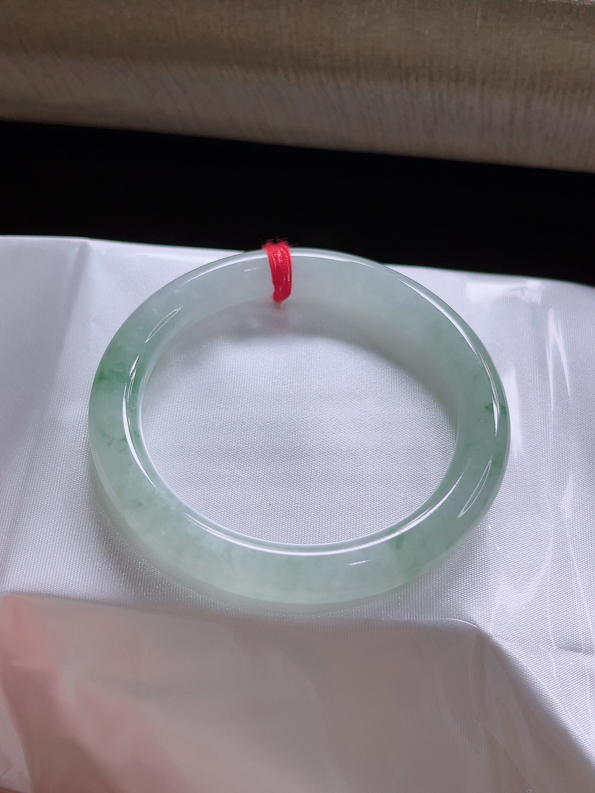 天然缅甸A货纯天然翡翠 正品女款时尚精致冰种起胶飘花52.8圈圆条