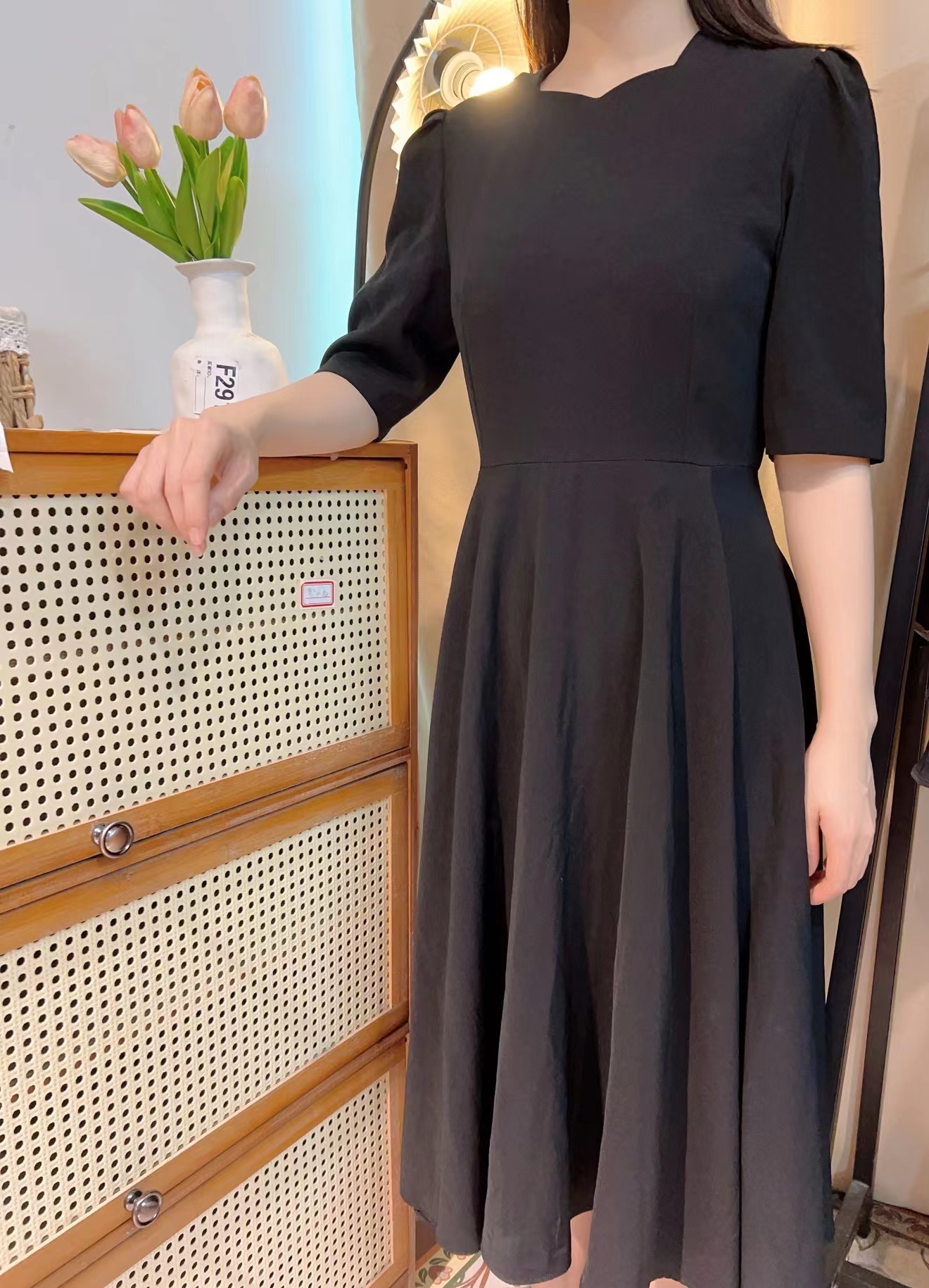 时差 Vintage 纯色黑连衣裙通勤百搭款2