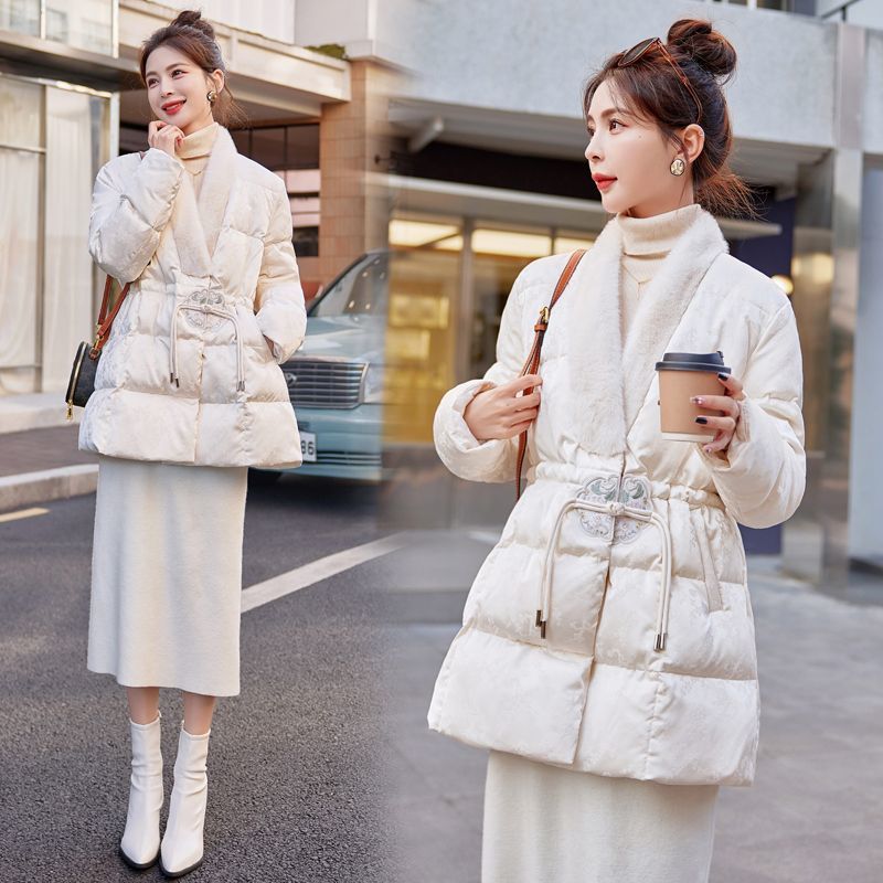 波司澄中式国风刺绣仿水貂冬季羽绒服新款收腰盘扣保暖外套发货