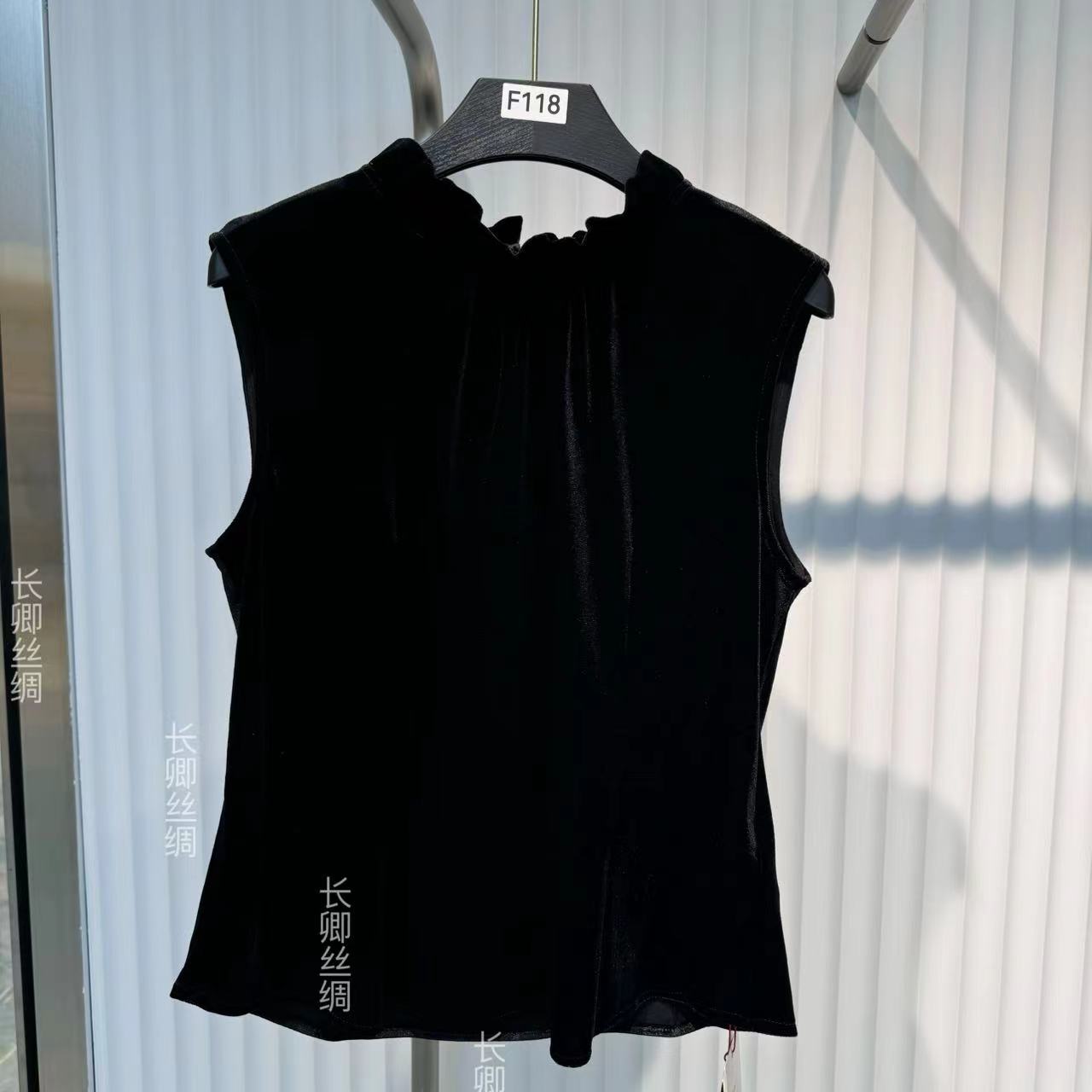 时尚设计感木耳边领真丝丝绒无袖背心上衣FY49603