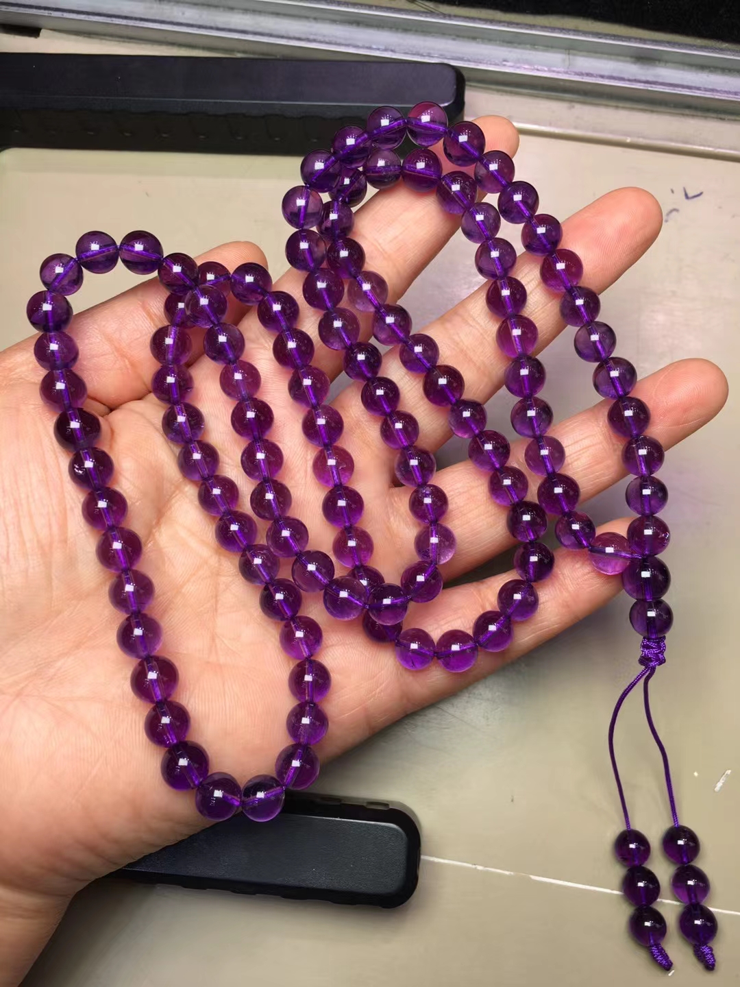 天然乌拉圭紫水晶8mm佛珠108颗，颜色紫，有棉