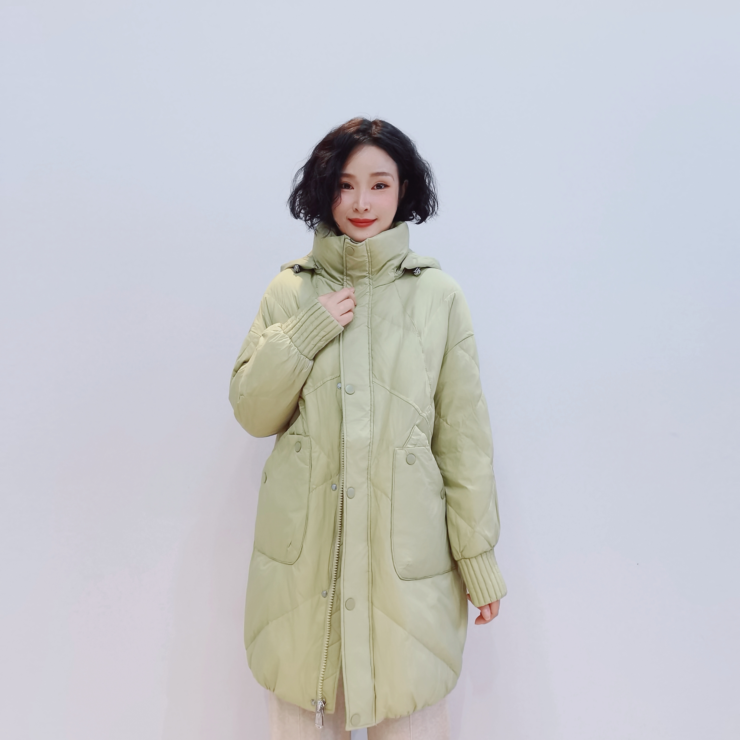 7167 时尚立领可拆卸帽中长款宽松加厚保暖羽绒服