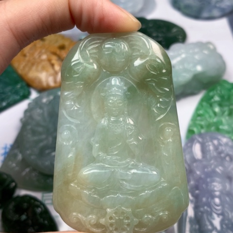 翡翠颈饰未镶嵌翡翠